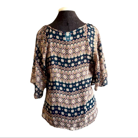 H.I.P. Happening in the Present Boho/Aztec fairy sleeve style top in EUC Large - Picture 3 of 8